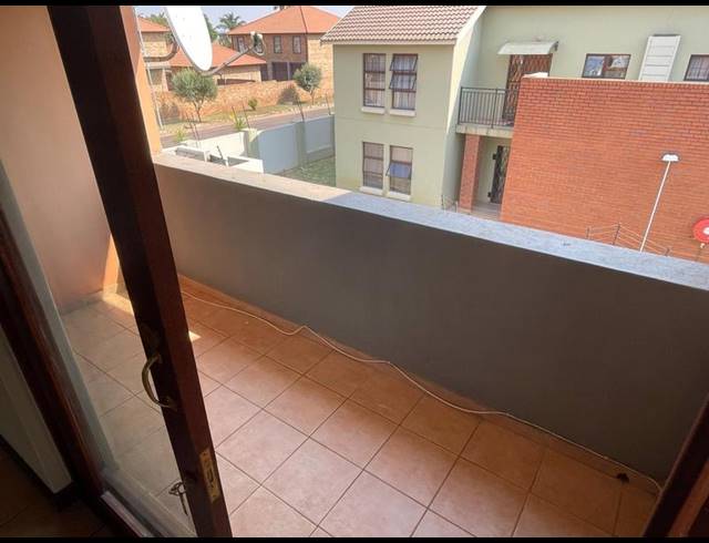 2 BEDROOM PROPERTY TO RENT IN MONTANA TUINE